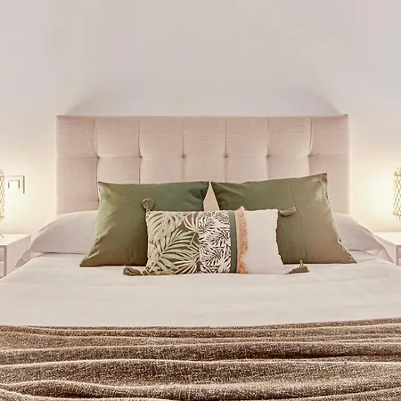 Quiet Marina Gardens