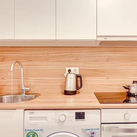 Quiet Marina Gardens La Corogne