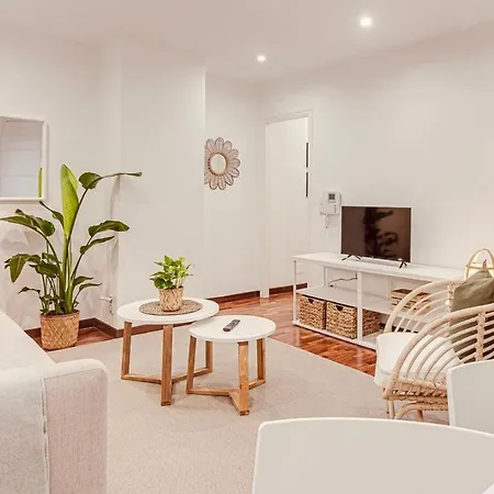 Quiet Marina Gardens *