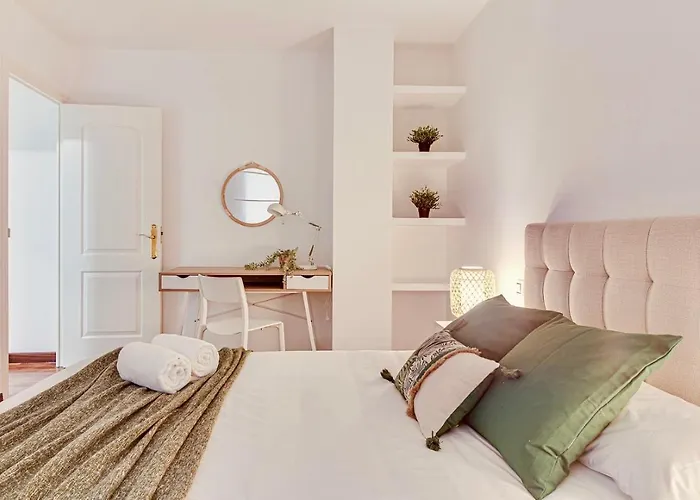 Quiet Marina Gardens Appartement