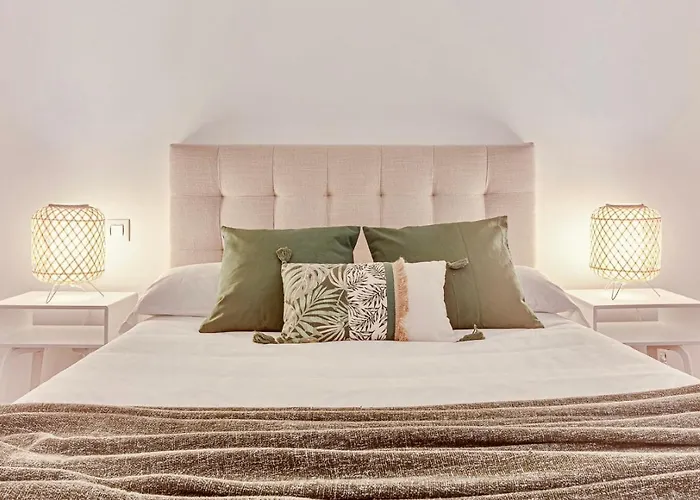 Quiet Marina Gardens