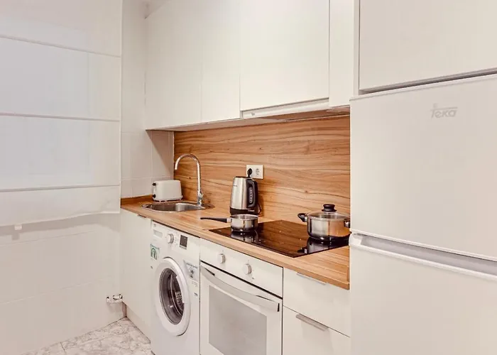 Quiet Marina Gardens La Corogne